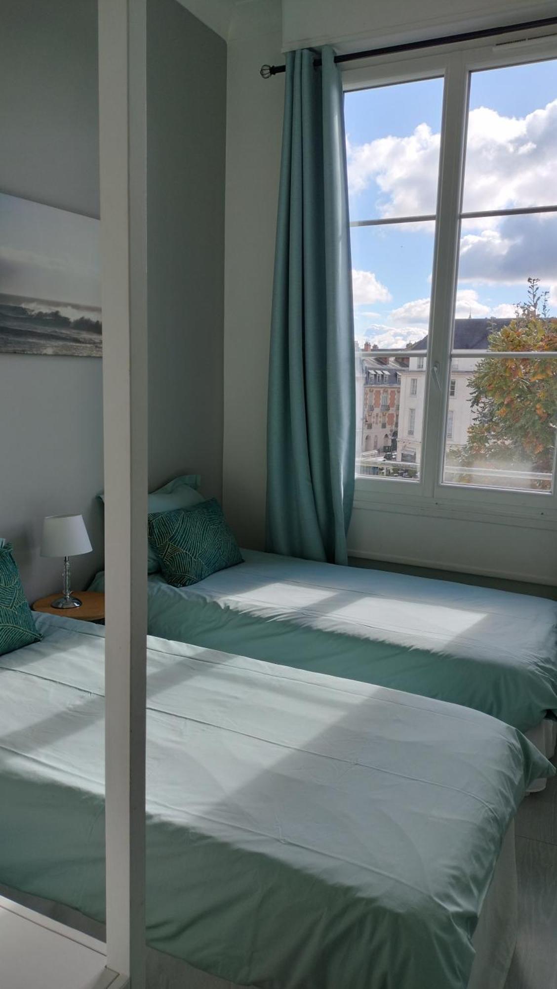 Appartement Avec Belle Vue Sur La Place Du Martroi Orleans Luaran gambar