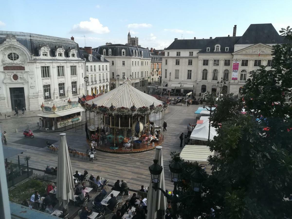 Appartement Avec Belle Vue Sur La Place Du Martroi Orleans Luaran gambar